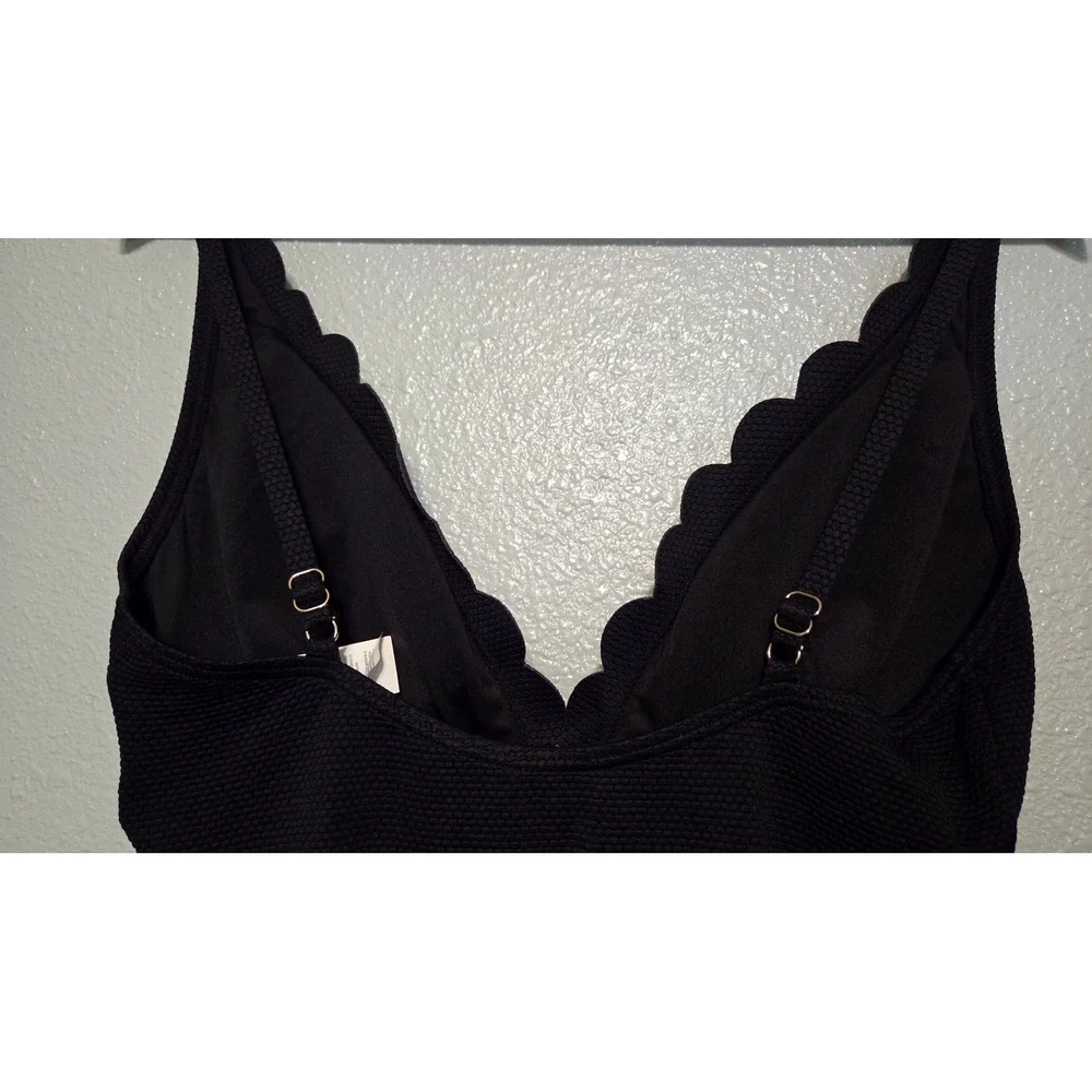 Kate Spade One Piece Swimsuit Med. Black Scalloped Plunge Textured Resort Beach